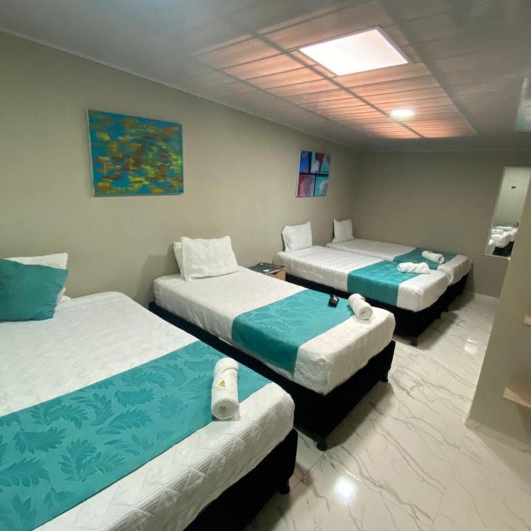 HOTEL LUXEM - Comfort Quadruple Room - 1