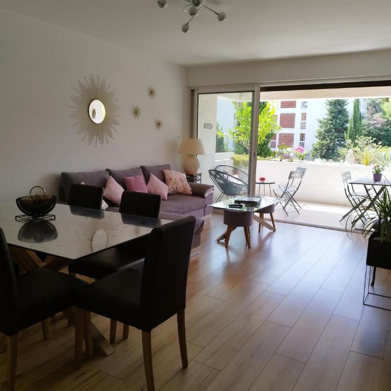 Mon petit Paradis, Cassis centre Apt 90 m2, 200 m Mer, terr plein sud, clim park privé - Appartement 3 Chambres - 7