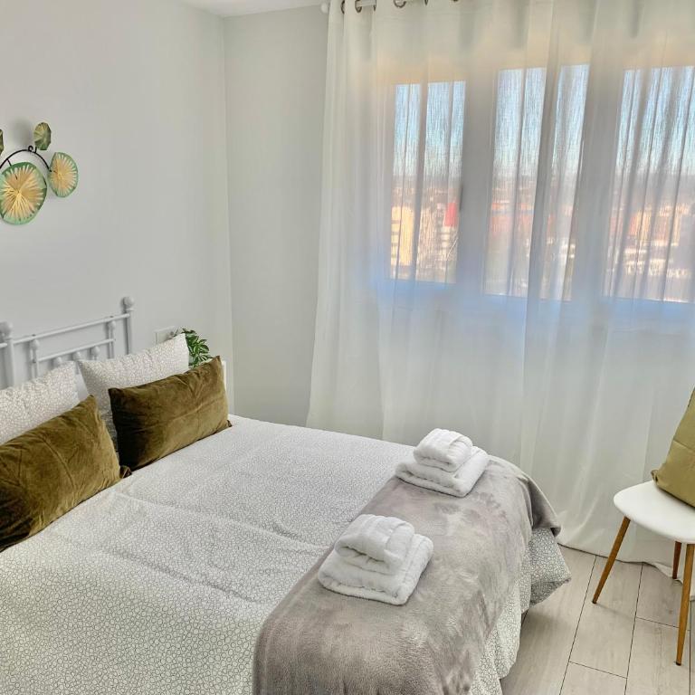Apto HUCA. Parking/WIFI incluido - Apartamento de 2 dormitorios - 2