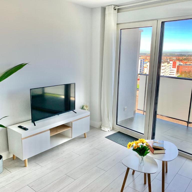 Apto HUCA. Parking/WIFI incluido - Apartamento de 2 dormitorios - 10