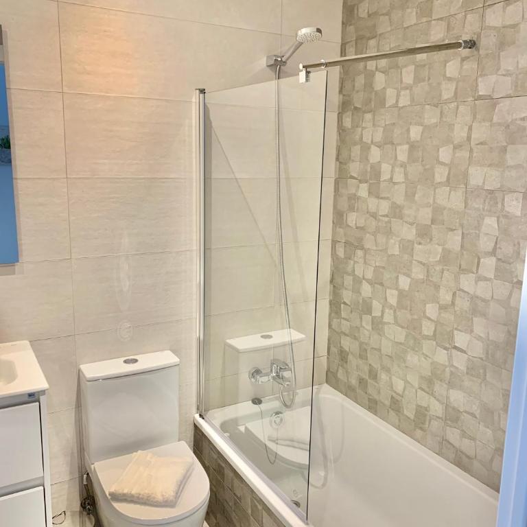Apto HUCA. Parking/WIFI incluido - Apartamento de 2 dormitorios - 24
