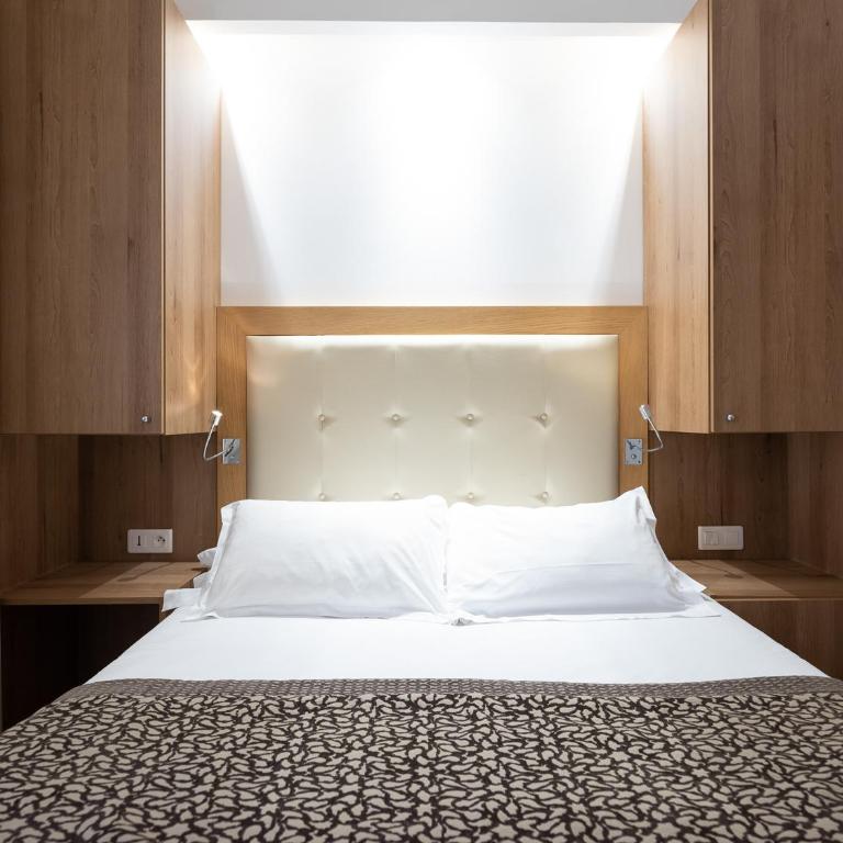 Hotel Revellata & Spa - X Small - Double Room with Courtyard View - First price Budget - 6
