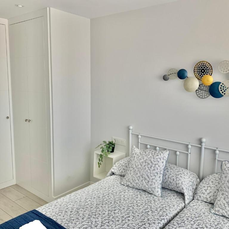 Apto HUCA. Parking/WIFI incluido - Apartamento de 2 dormitorios - 28