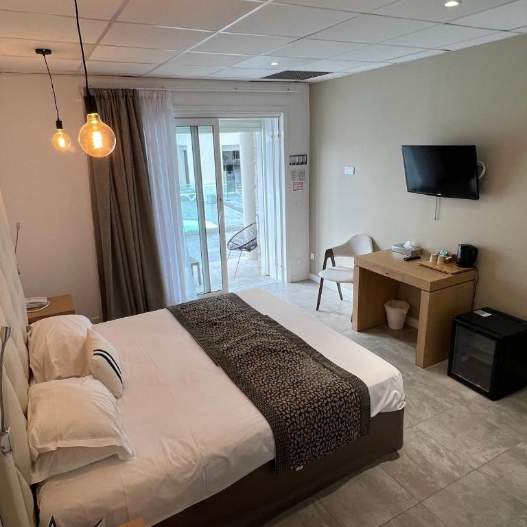 Hotel Revellata & Spa - Medium Pool Side- Double or Twin Room - - 9