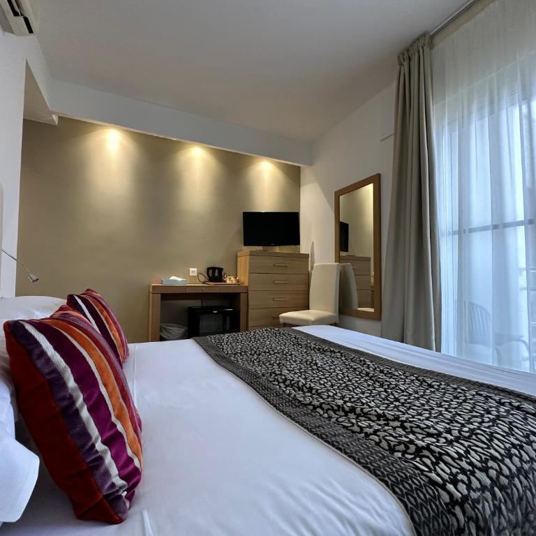 Hotel Revellata & Spa - Chambre Triple avec Balcon - 4