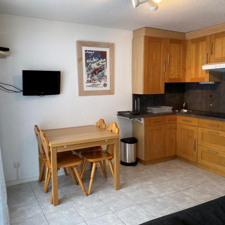 Chaleureux 2 pièces, 4 pers, terrasse et parking - FR-1-198-256 - Appartement - 8