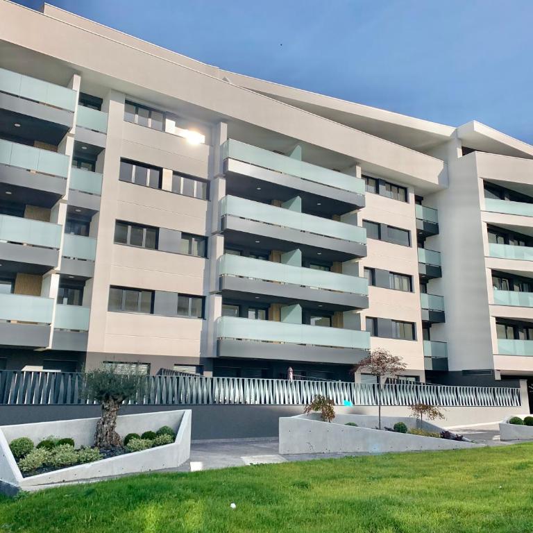Apto HUCA. Parking/WIFI incluido - Apartamento de 2 dormitorios - 44