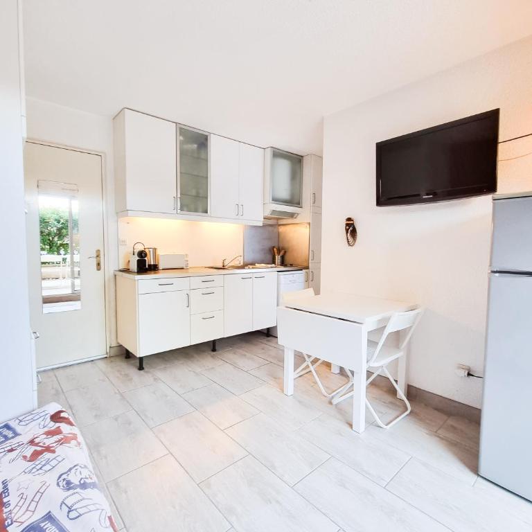 T2 Mer 50m avec Clim, jardin et garage - One-Bedroom Apartment - 11