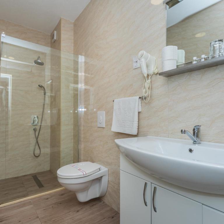 Hotel Pharos - Standard Double Room - 3
