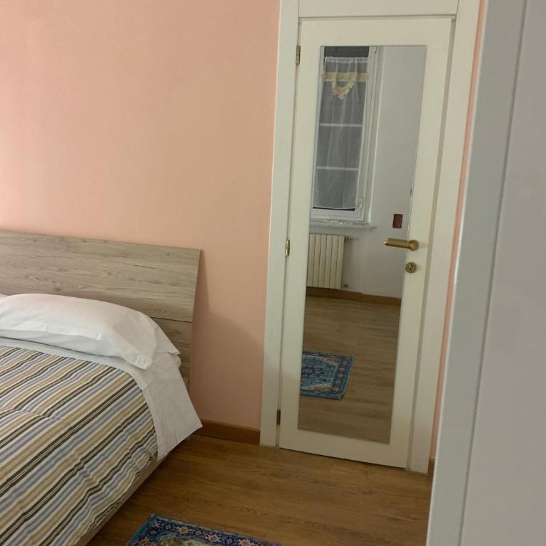 Polpo e Granchio - Camera Matrimoniale con Bagno Privato - 2