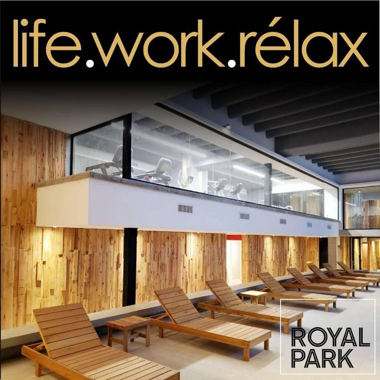 Nuevo Departamento de categoría de 2 ambientes con cochera y amenities en ROYAL PARK Mar del Plata, excelente ubicación a dos cuadras de la playa - Apartamento de 1 dormitorio - 16