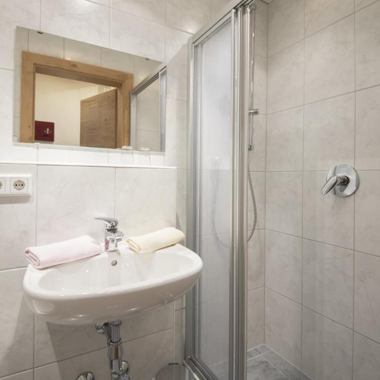 Haus Flora - Apartment mit 2 Schlafzimmern und Terrasse - 7
