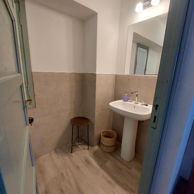 Casa completa en Unquillo - Casa de 3 dormitorios - 11