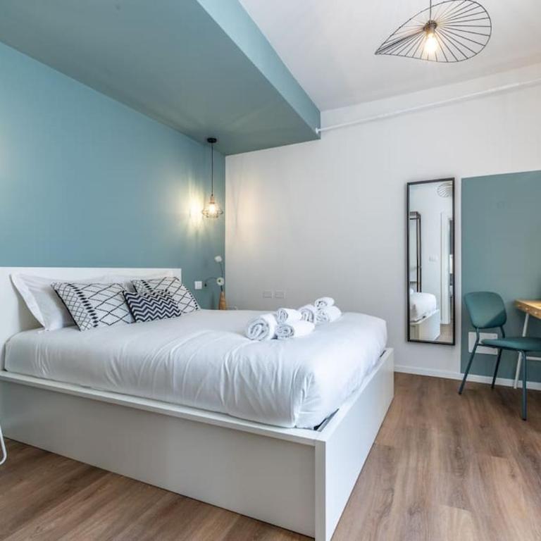 Moline Home, in the City Center - One-Bedroom Apartment - 8