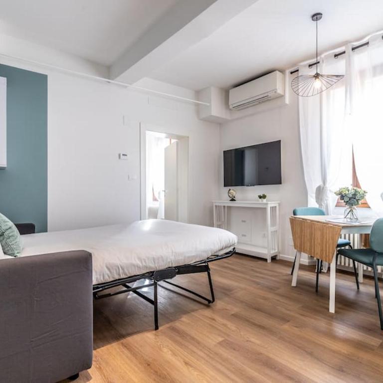 Moline Home, in the City Center - One-Bedroom Apartment - 22