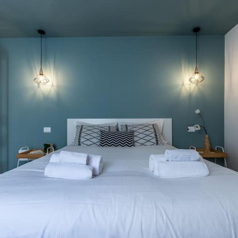 Moline Home, in the City Center - One-Bedroom Apartment - 11