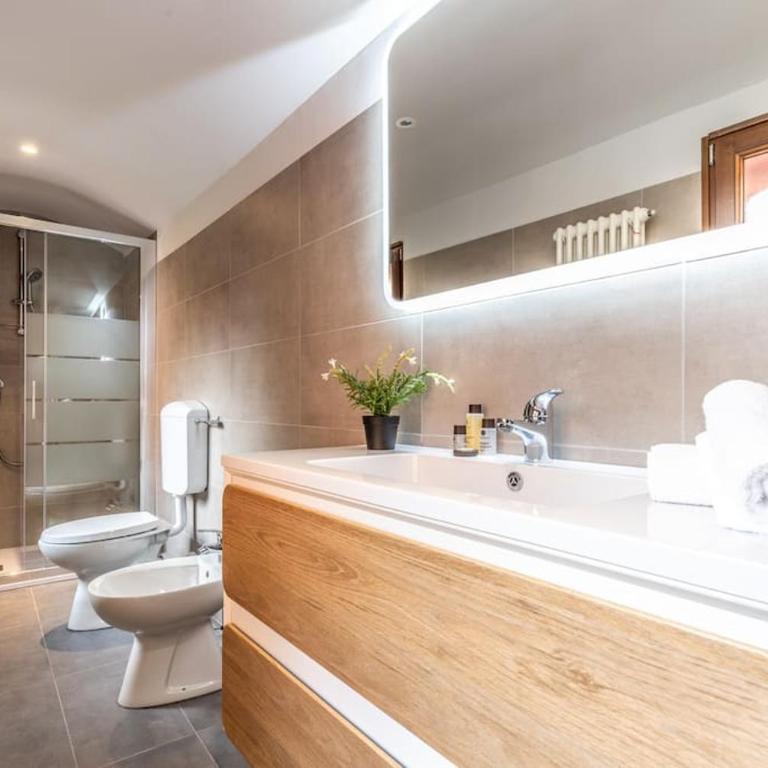 Moline Home, in the City Center - One-Bedroom Apartment - 20