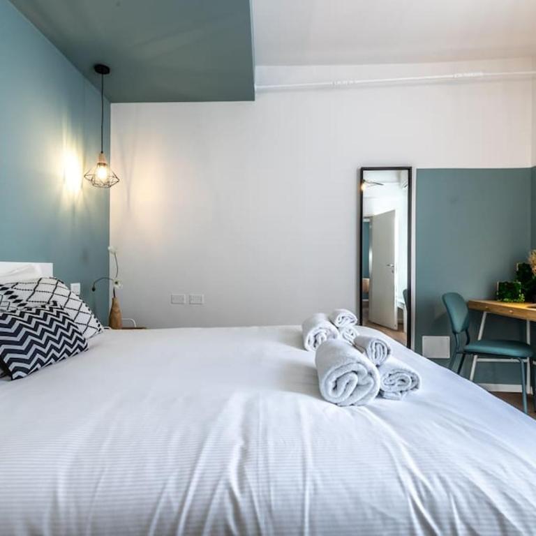 Moline Home, in the City Center - One-Bedroom Apartment - 9