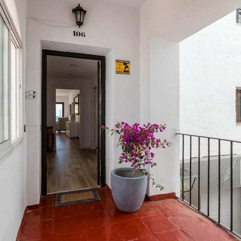 2 Luxurious apartment in the heart of puerto banus - Two-Bedroom Apartment - 5