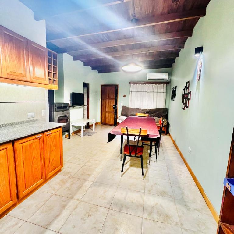 casa jazmín para 4 personas en villa gesell se reserva solo con seña luego de reservar escribime - Two-Bedroom House - 7