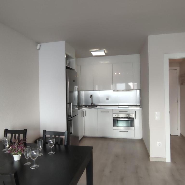 Apartamento acogedor cerca del centro y playa en Platja d'Aro, con balcón y cocina equipada - ES-209-44 - Apartamento - 3