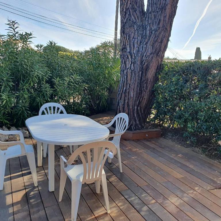 Maison Rénovée avec Jardin, Proche Plages des Issambres, Clim & Internet, Animaux Acceptés - FR-1-768-2 - Villa - 2