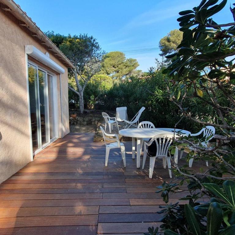 Maison Rénovée avec Jardin, Proche Plages des Issambres, Clim & Internet, Animaux Acceptés - FR-1-768-2 - Villa - 3