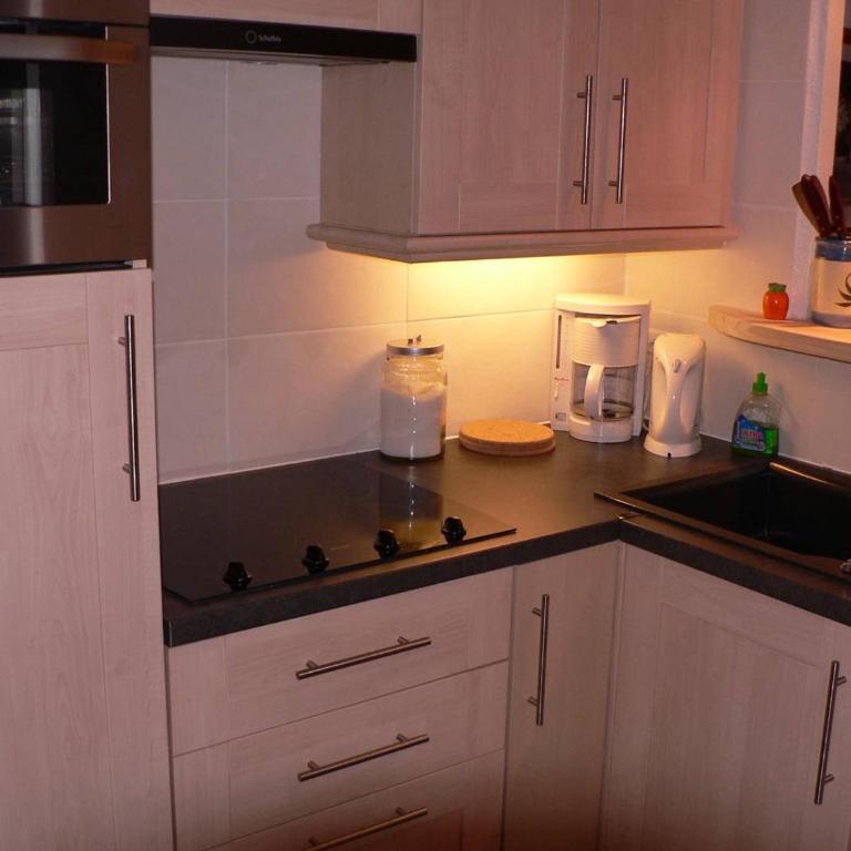 Appartement avec jardinet, terrasse, piscine et parking aux Issambres - FR-1-768-9 - Maison de Vacances - 11