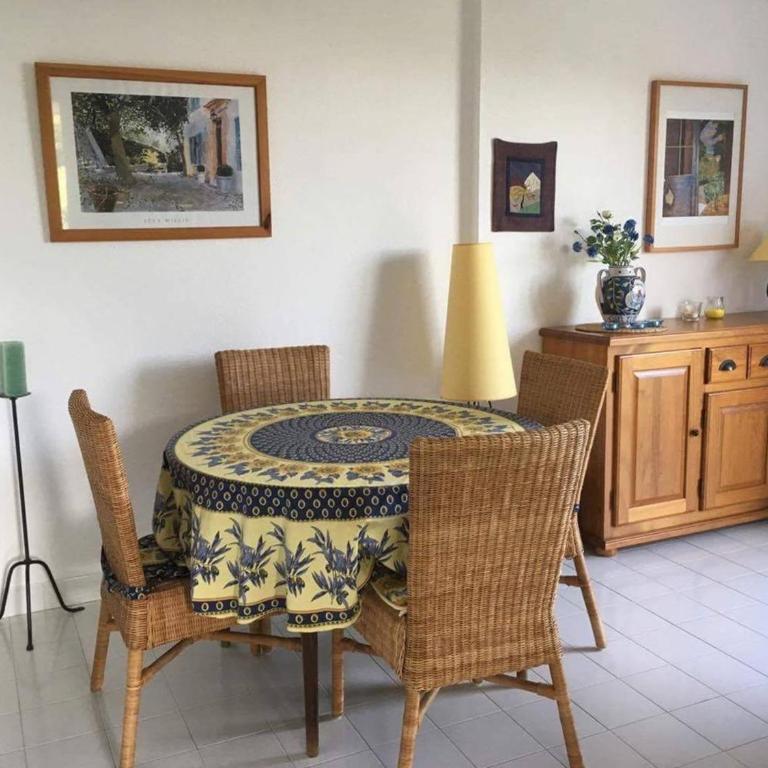 Appartement avec jardinet, terrasse, piscine et parking aux Issambres - FR-1-768-9 - Maison de Vacances - 13