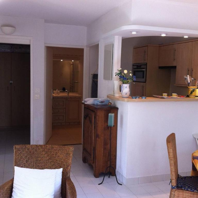 Appartement avec jardinet, terrasse, piscine et parking aux Issambres - FR-1-768-9 - Maison de Vacances - 16