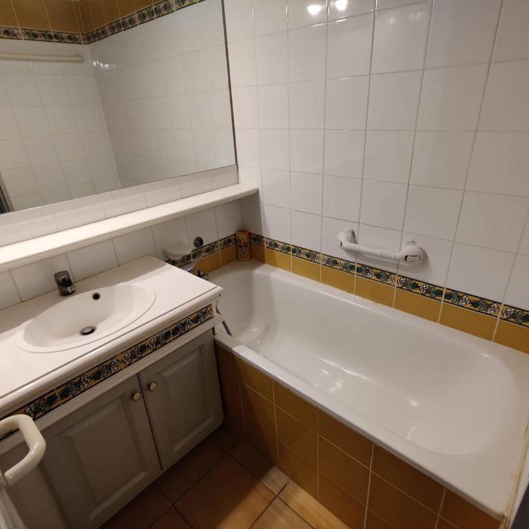 Appartement T2 climatisé avec piscine, proche plage, port, commerces et parking privé - FR-1-768-15 - Appartement - 6