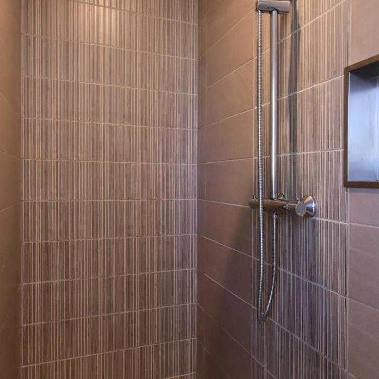 Villa pieds dans l'eau pour 10 personnes avec piscine, clim et Wi-Fi - FR-1-768-27 - Villa - 11