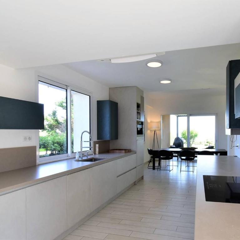 Villa pieds dans l'eau pour 10 personnes avec piscine, clim et Wi-Fi - FR-1-768-27 - Villa - 20