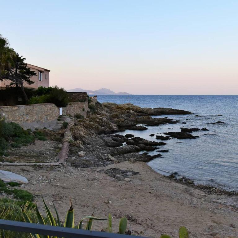 Villa pieds dans l'eau pour 10 personnes avec piscine, clim et Wi-Fi - FR-1-768-27 - Villa - 22
