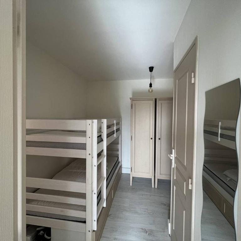 T2 super équipé avec terrasse, piscine et climatisation - FR-1-768-46 - Appartement - 5