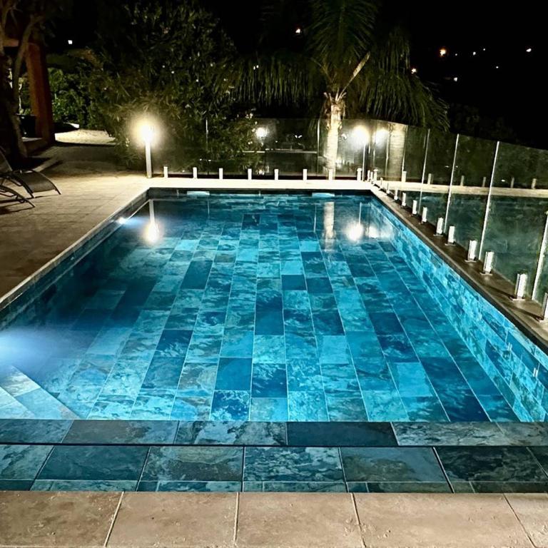 Villa contemporaine 8/9 pers avec piscine & clim proche plages - 4 étoiles - FR-1-768-43 - Villa - 3