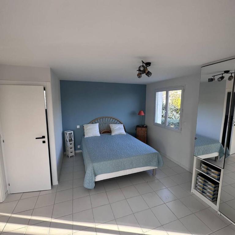 Villa contemporaine 8/9 pers avec piscine & clim proche plages - 4 étoiles - FR-1-768-43 - Villa - 9