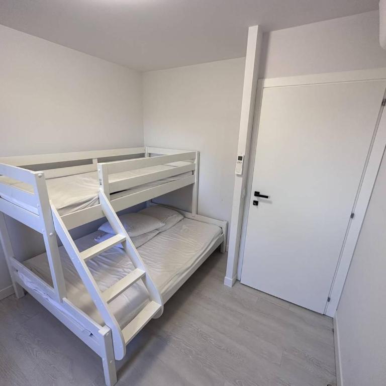 Villa contemporaine 8/9 pers avec piscine & clim proche plages - 4 étoiles - FR-1-768-43 - Villa - 13