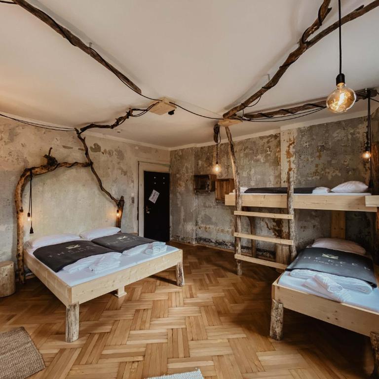 The Keep Eco Rooms - Familienzimmer mit Dusche - 1