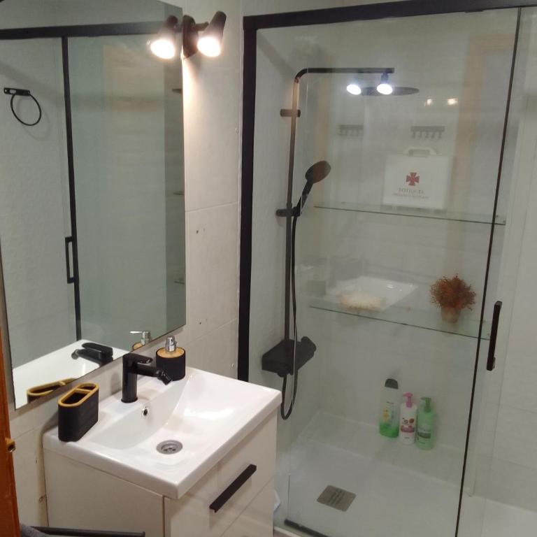 Vivienda típica cordobesa en LEIVA AGUILAR - Two-Bedroom Apartment - 12