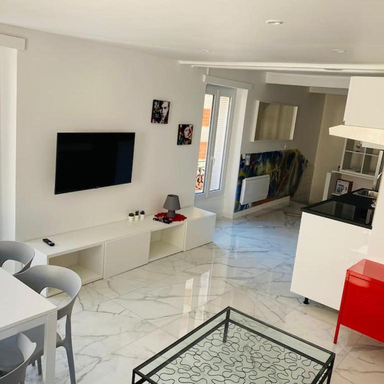 NEW TOP DUPLEX CENTRE AVEC TERRASSE ET PARKING - Appartement 1 Chambre - 11