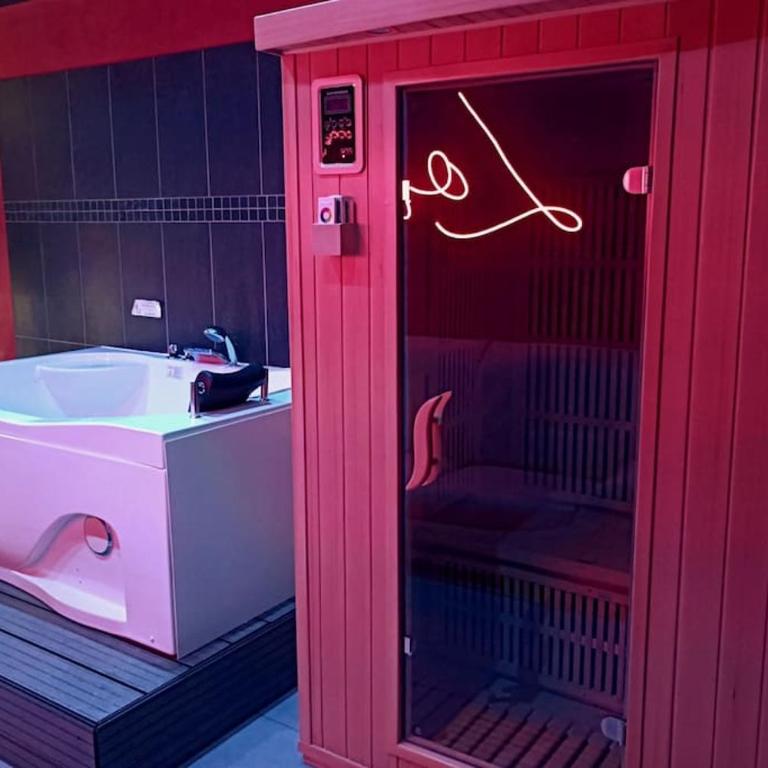 The Red Room - Appartement Love Room, Balnéo & Sauna privés - Appartement 1 Chambre - 11