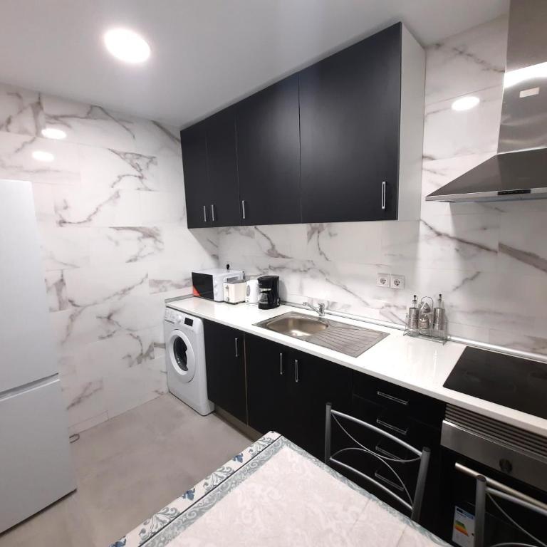 Aeropuerto - ifema - Wanda - Plenilunio - Three-Bedroom Apartment - 11