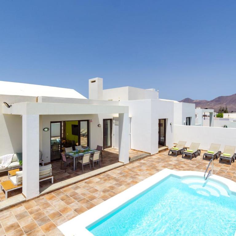 Villa Almudena by Villa Plus - Villa - 1
