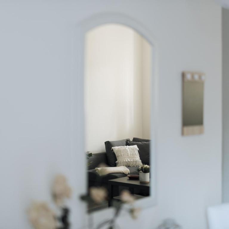 Grey's Apartment - One-Bedroom House - 7