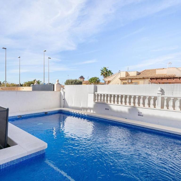 Luxury Villa - Large Private Pool - Cabo Roig Strip - Casa de 3 dormitorios - 2