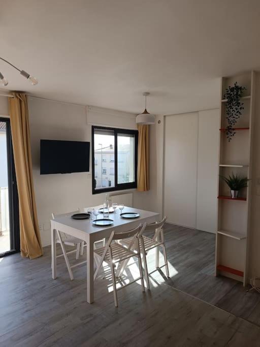 Grand studio avec balcon en bord de mer - Appartement 1 Chambre - 9