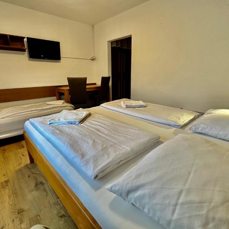 Haus Maria - Dreibettzimmer mit eigenem Bad - 6