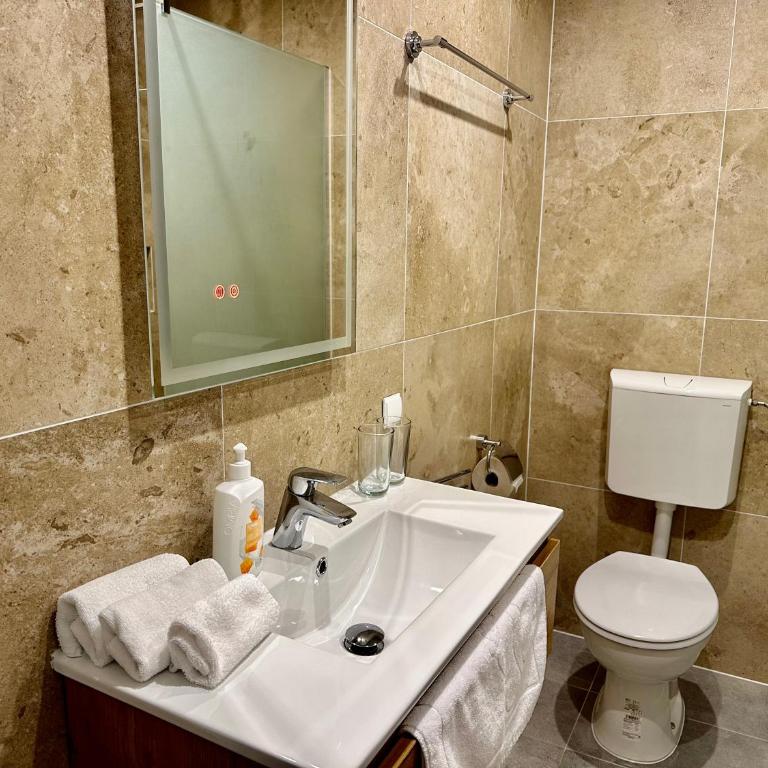 Haus Maria - Dreibettzimmer mit eigenem Bad - 9