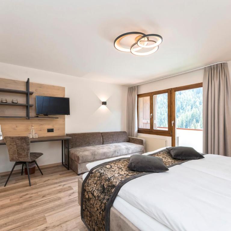 Hotel Romantica - Doppelzimmer mit Balkon - 4